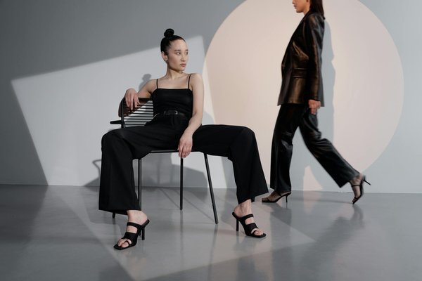 Elevate Your Wardrobe: Mastering Oversized Outerwear in the UK for a Stylishly Balanced Ensemble